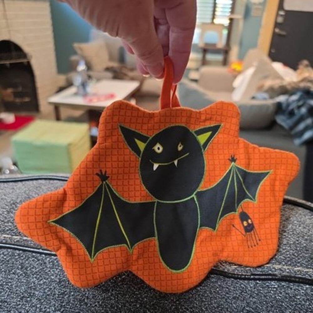 Vintage Bat Halloween Pot Holder Potholder Hot Pad Hotpad Kitchen Decor